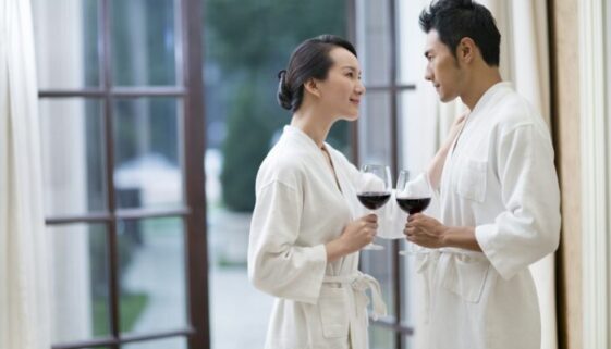 Wie geht man zur Massage im Hotel?